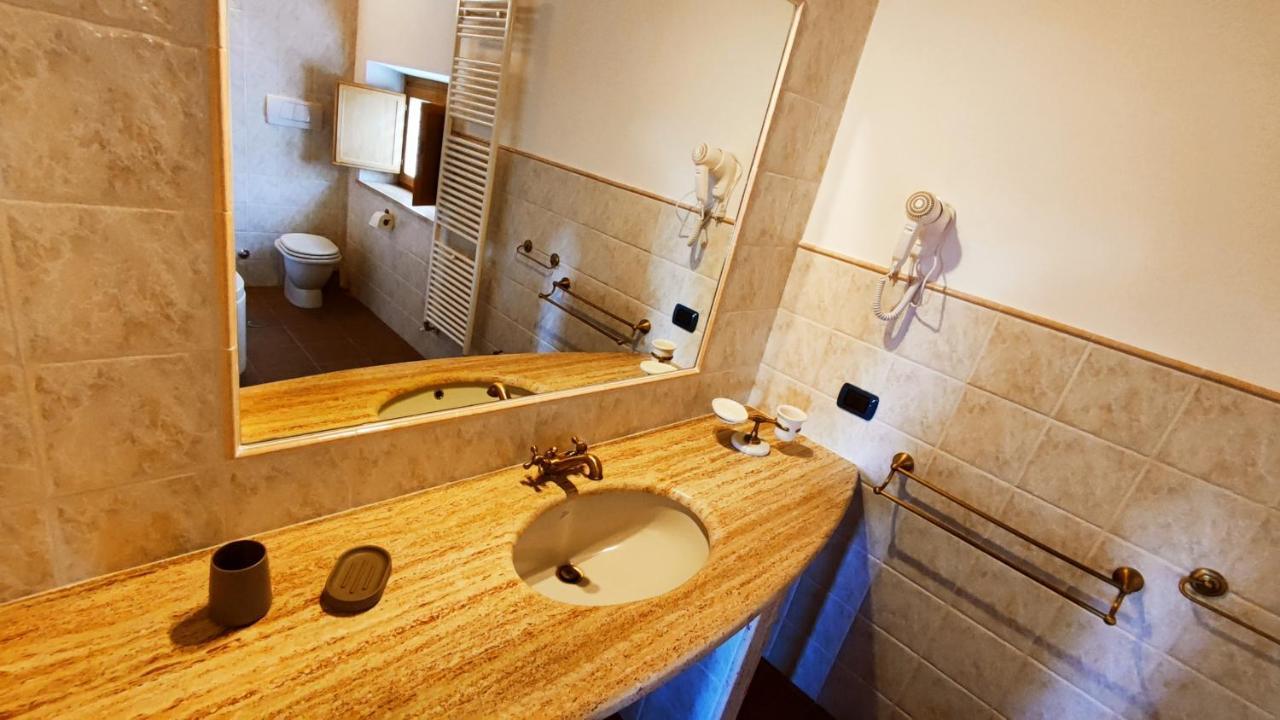 A 2 Passi Dal Lago Grotte di Castro Екстер'єр фото